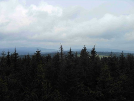 vlevo Fichtelberg vpravo Klínovec
